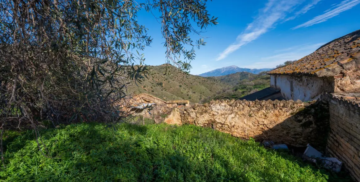 Продажа  отдельно стоящей виллы в Colmenar 23