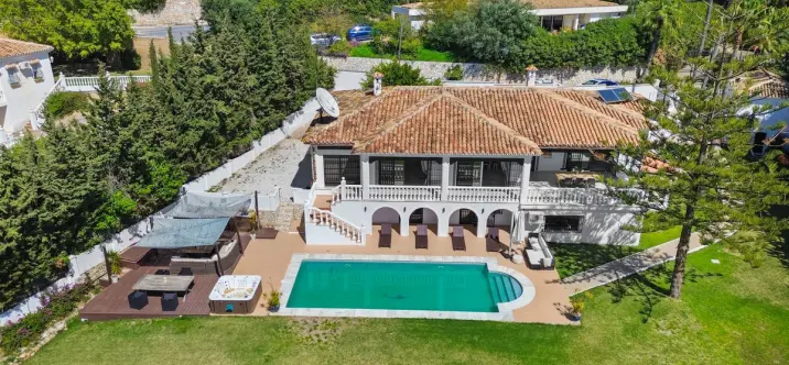 Продажа  отдельно стоящей виллы в Mijas 3