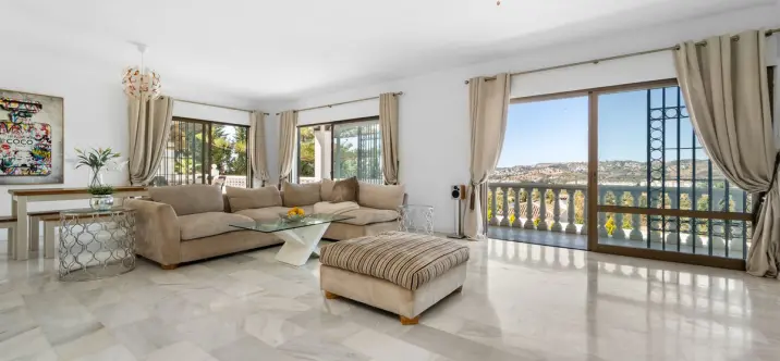 Продажа  отдельно стоящей виллы в Mijas 4