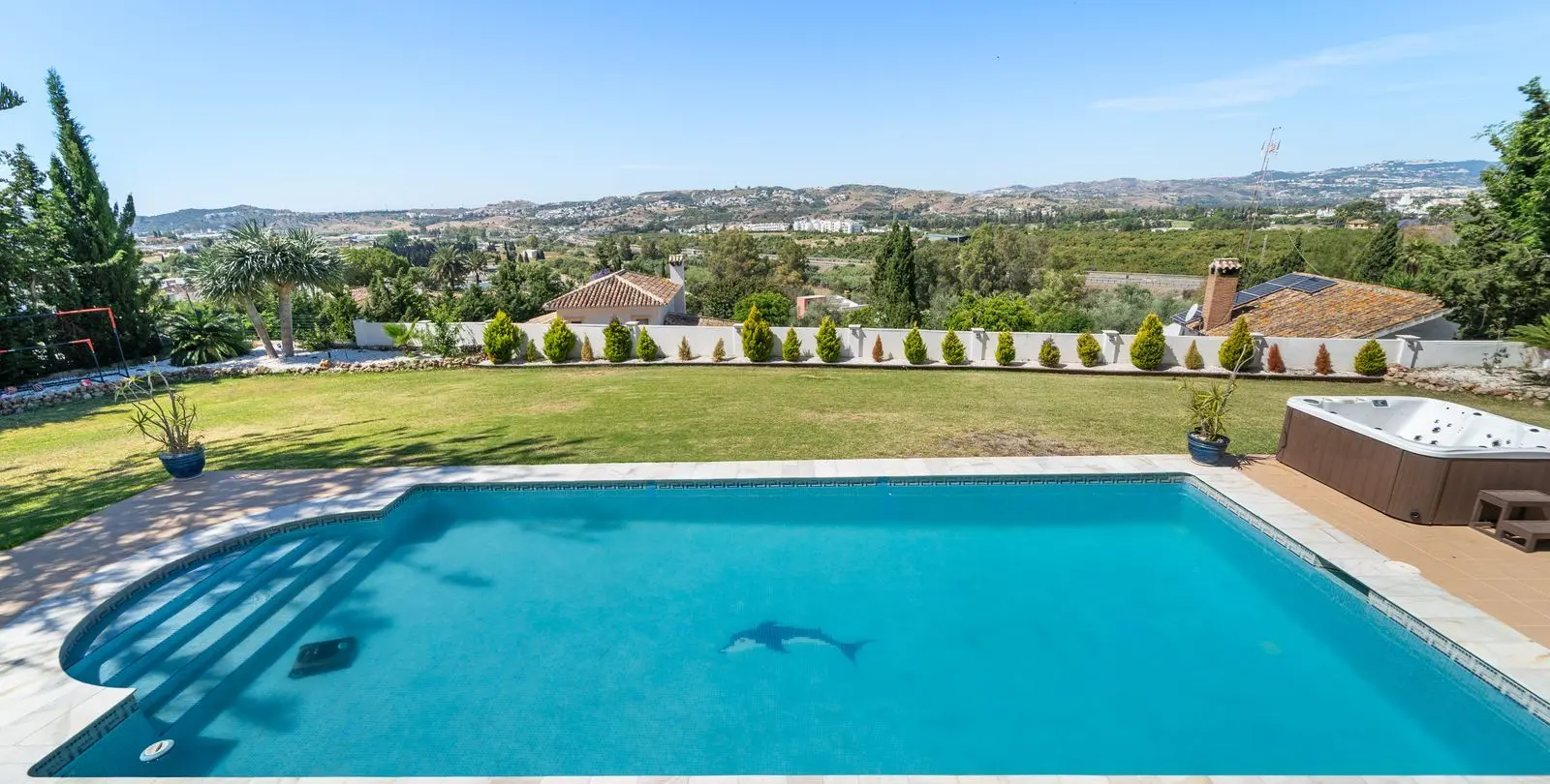 Sale of detached villa in Mijas 1