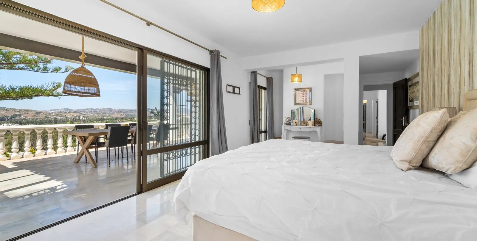Sale of detached villa in Mijas 10