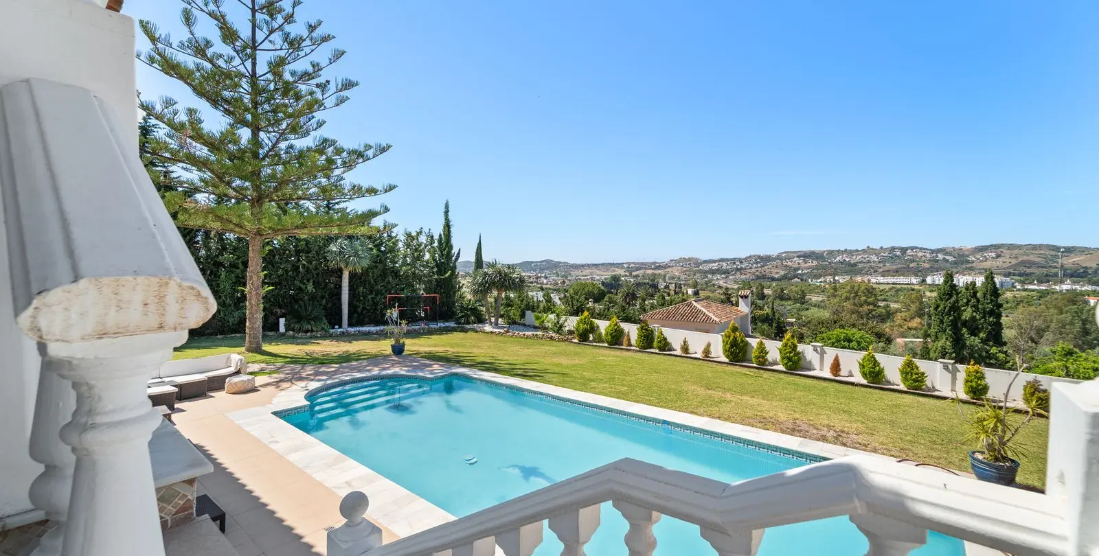 Sale of detached villa in Mijas 36