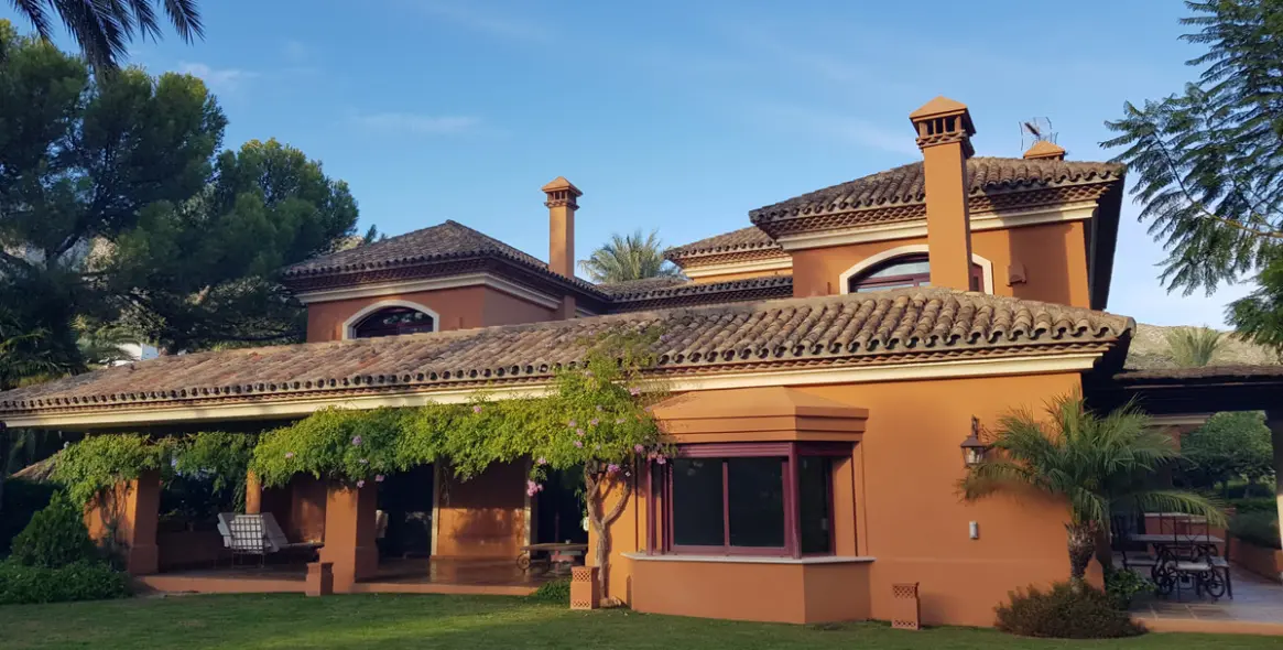 Sale of detached villa in Sierra Blanca 1