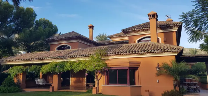 Sale of detached villa in Sierra Blanca 0