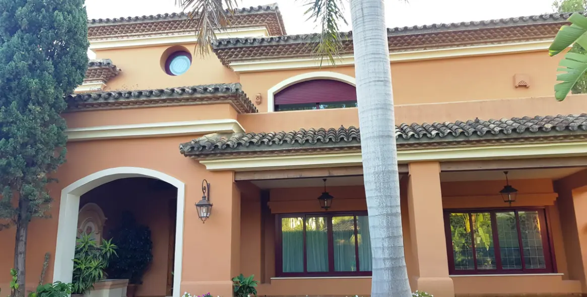 Sale of detached villa in Sierra Blanca 3