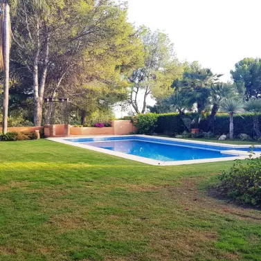Sale of detached villa in Sierra Blanca