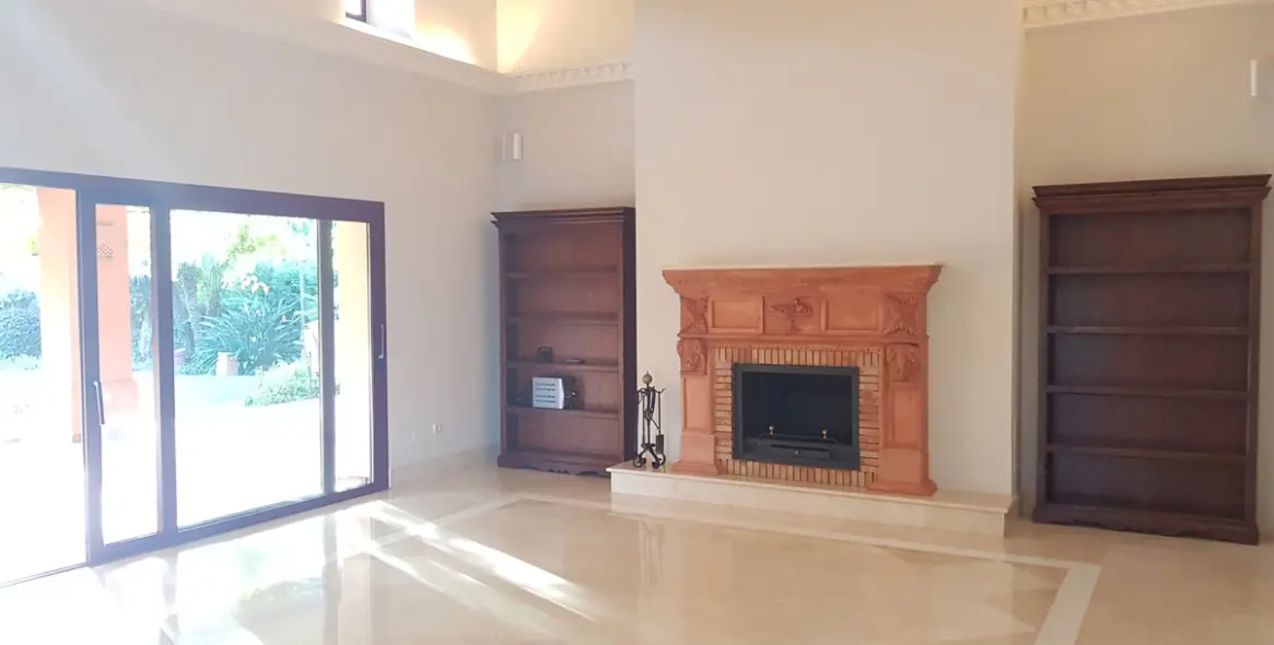 Sale of detached villa in Sierra Blanca 9