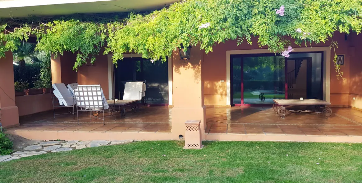 Sale of detached villa in Sierra Blanca 10