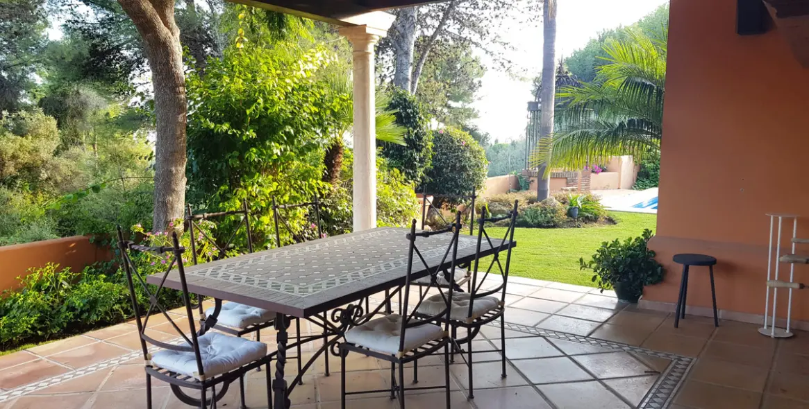 Sale of detached villa in Sierra Blanca 14