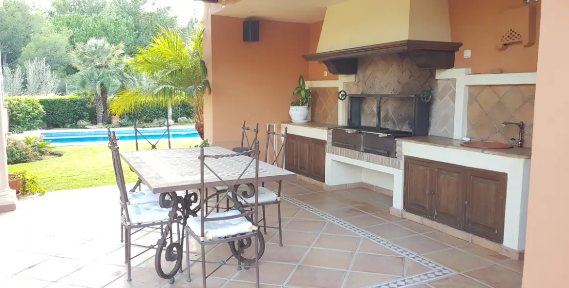 Sale of detached villa in Sierra Blanca 15