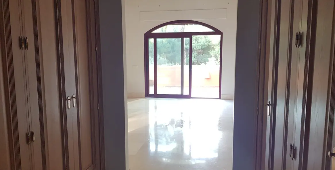 Продажа  отдельно стоящей виллы в Sierra Blanca 27