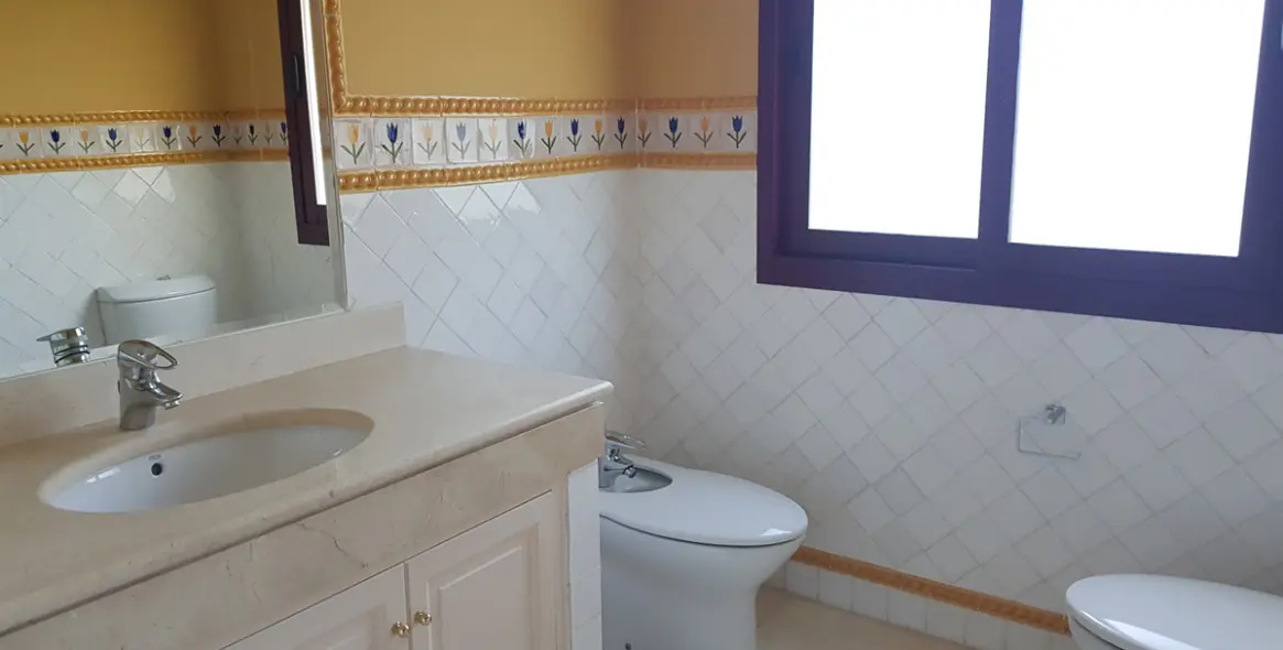 Продажа  отдельно стоящей виллы в Sierra Blanca 32