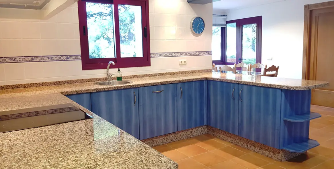 Продажа  отдельно стоящей виллы в Sierra Blanca 40