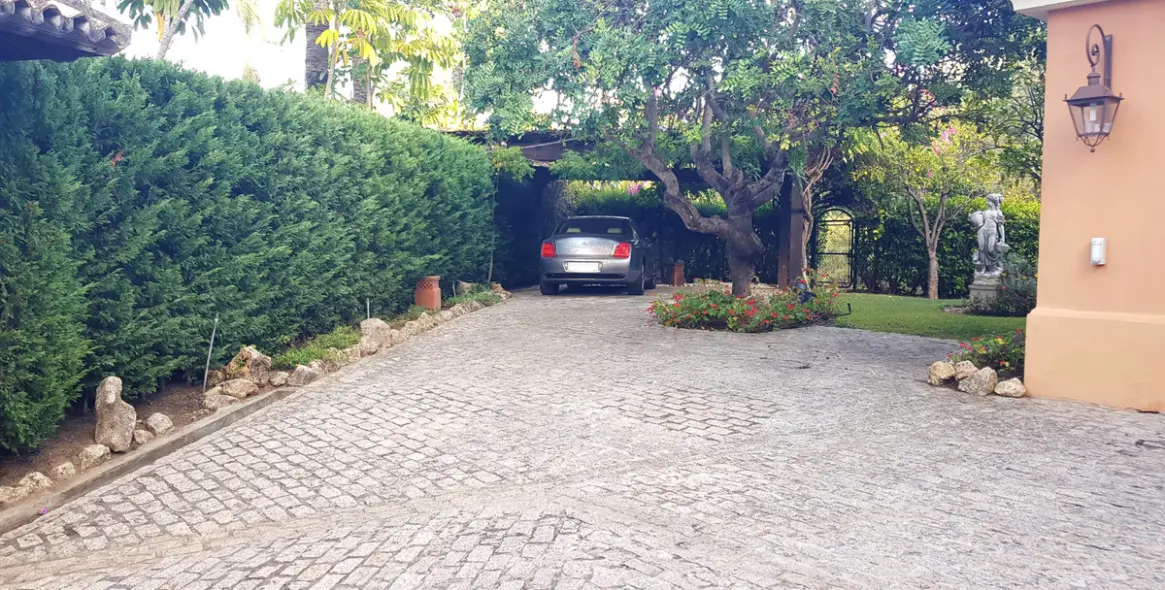 Продажа  отдельно стоящей виллы в Sierra Blanca 47