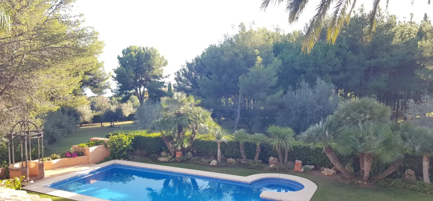 Venta de villa independiente en Sierra Blanca 4