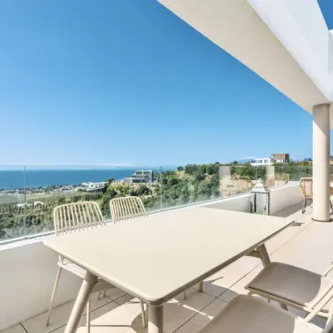 Долгосрочная аренда апартаментов на среднем этаже в Altos de los Monteros