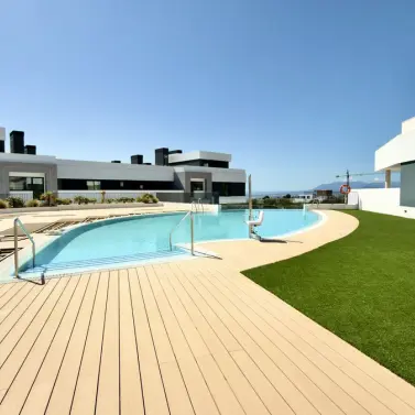 Долгосрочная аренда апартаментов на среднем этаже в Altos de los Monteros