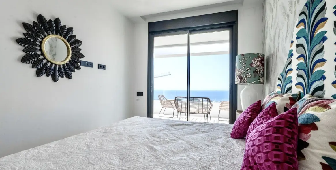 Долгосрочная аренда апартаментов на среднем этаже в Altos de los Monteros 8