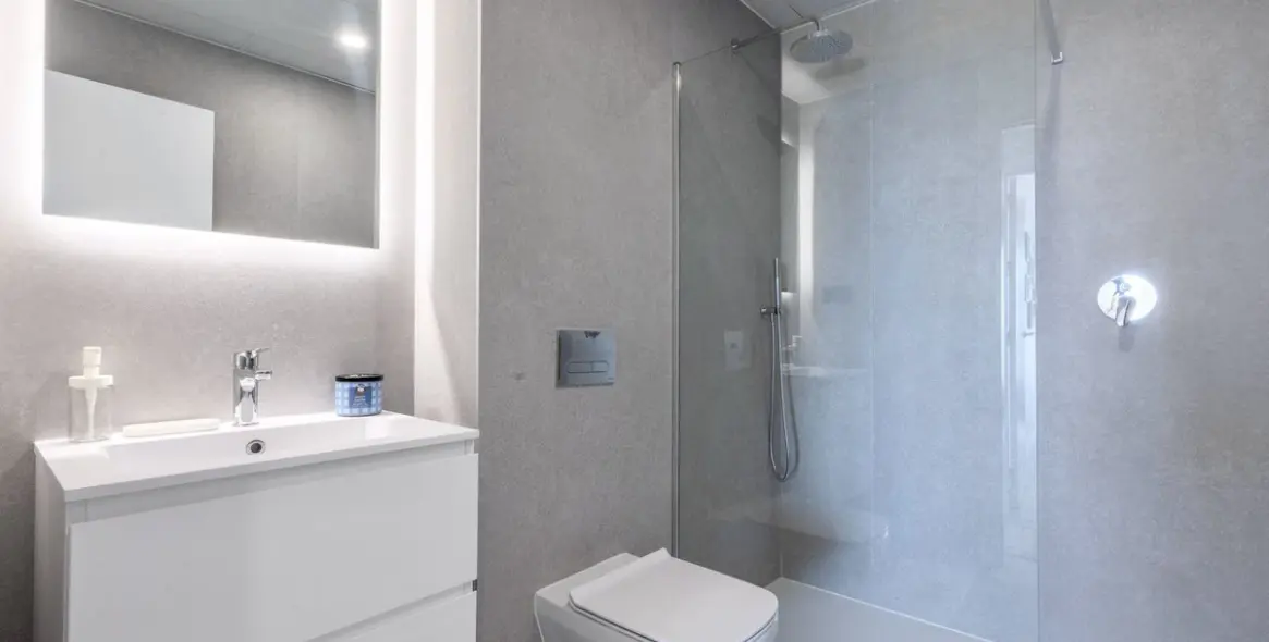 Долгосрочная аренда апартаментов на среднем этаже в Altos de los Monteros 12