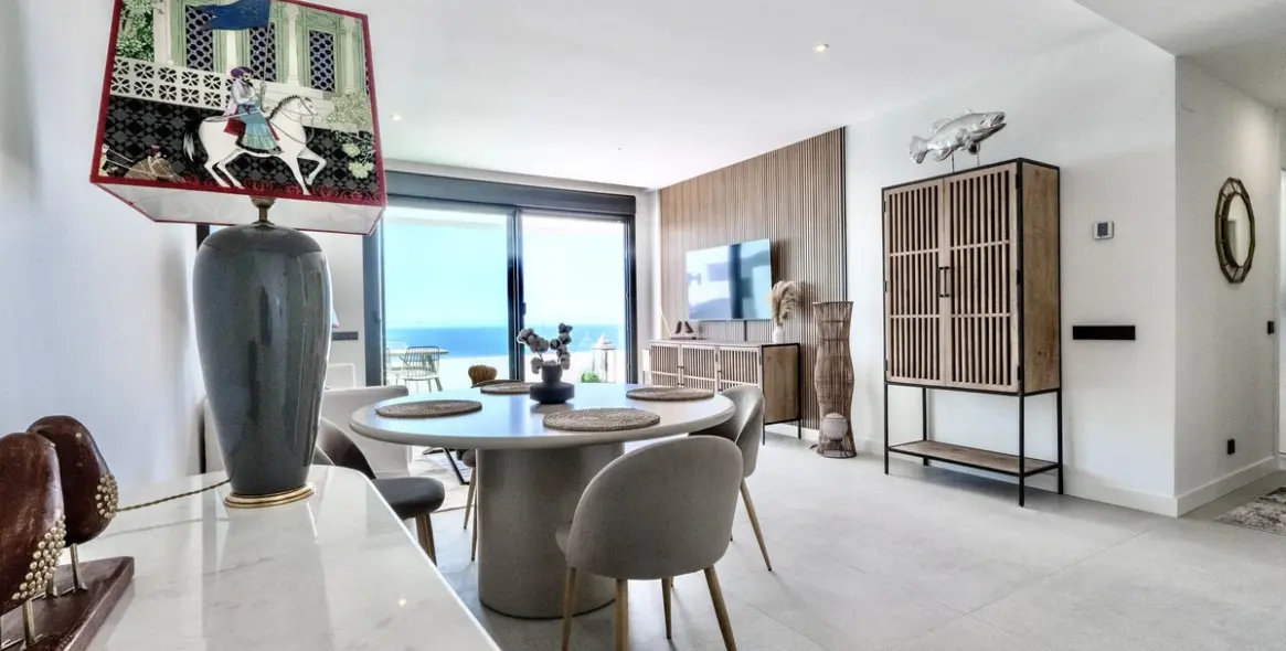 Долгосрочная аренда апартаментов на среднем этаже в Altos de los Monteros 22