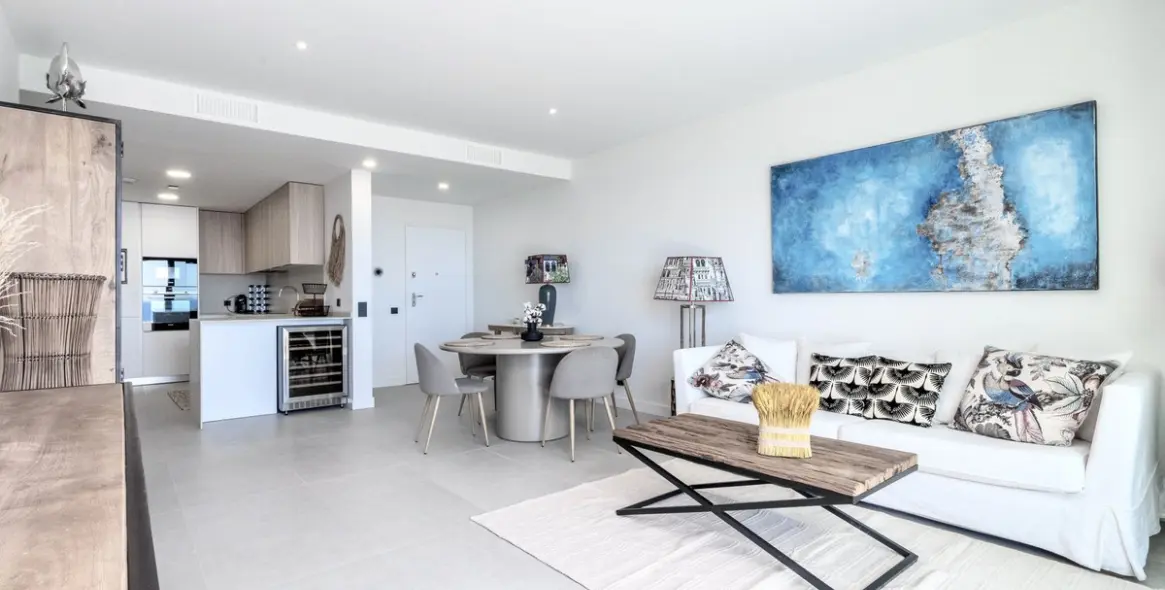 Долгосрочная аренда апартаментов на среднем этаже в Altos de los Monteros 24