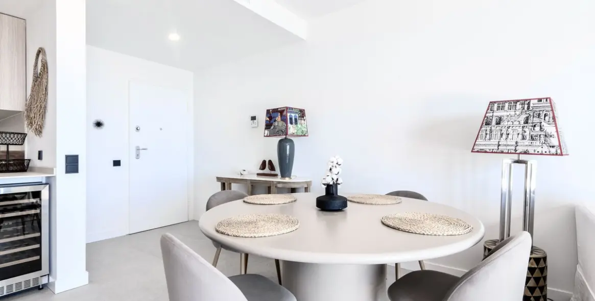 Долгосрочная аренда апартаментов на среднем этаже в Altos de los Monteros 28