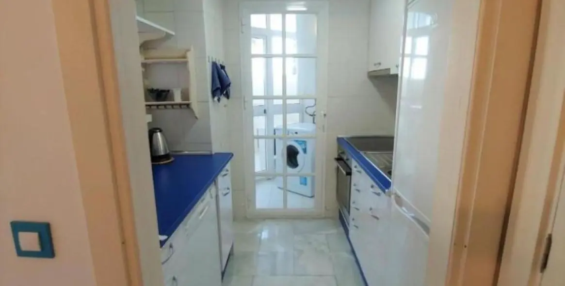 Sale of middle floor apartment in Benalmadena 9