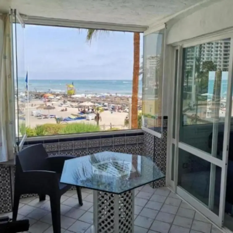 Venta de apartamento en planta media en Benalmadena