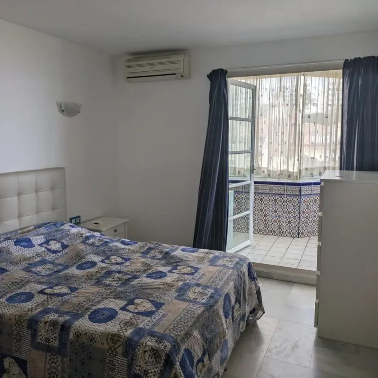 Venta de apartamento en planta media en Benalmadena