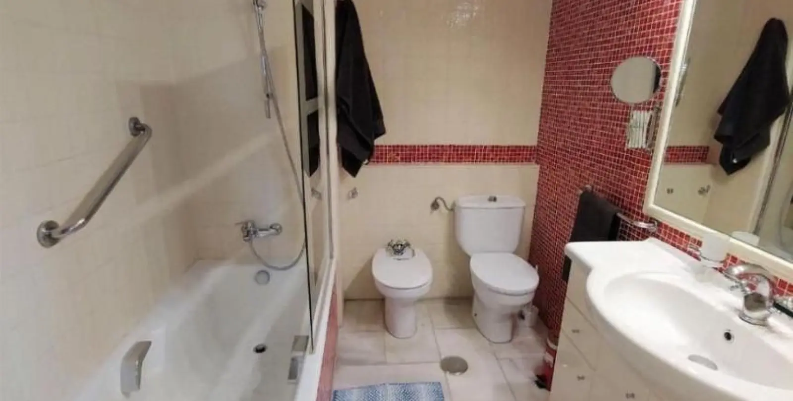 Sale of middle floor apartment in Benalmadena 11