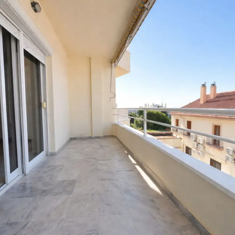 Venta de apartamento en planta media en Torremolinos