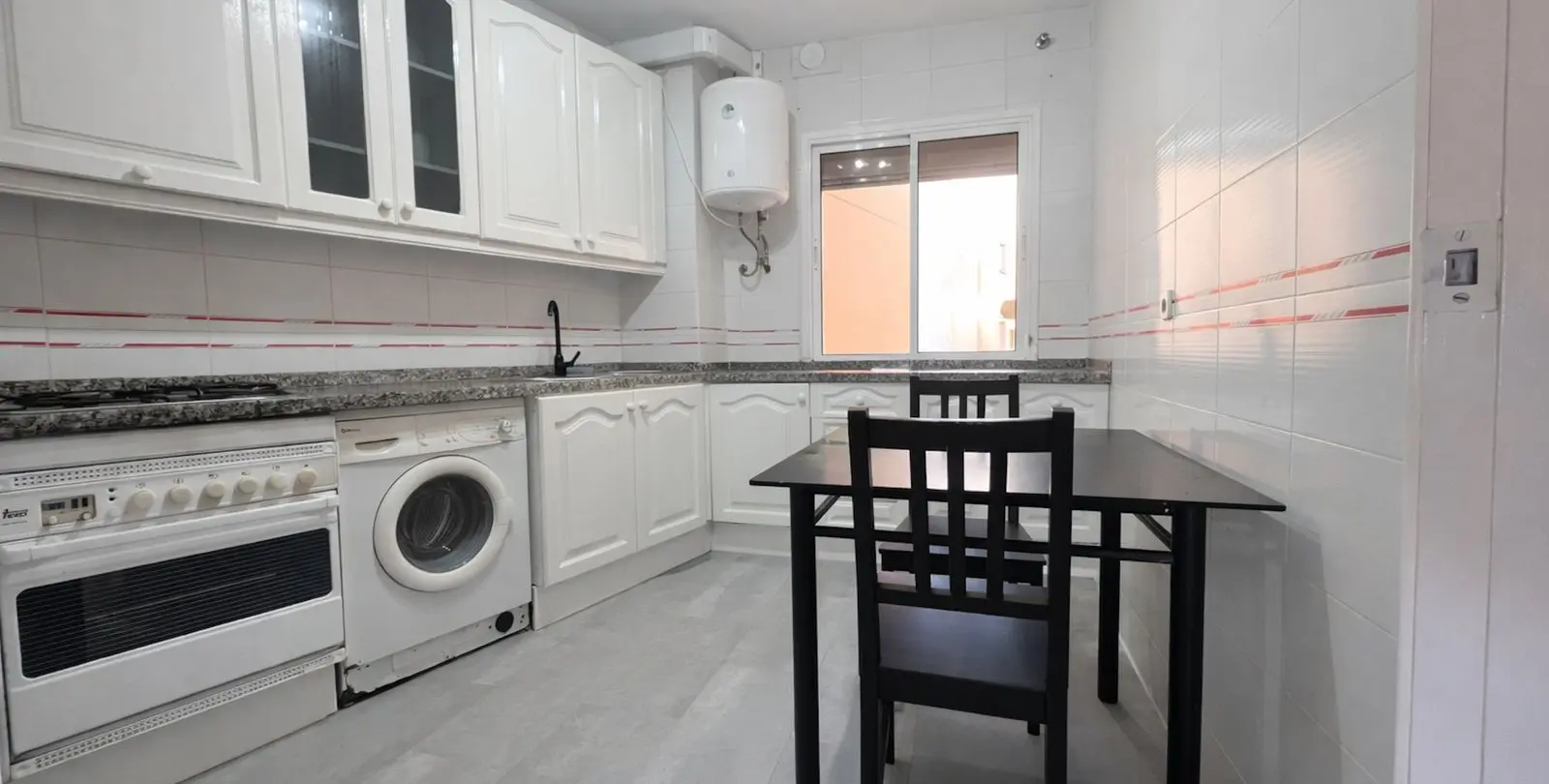 Sale of middle floor apartment in Torremolinos 12