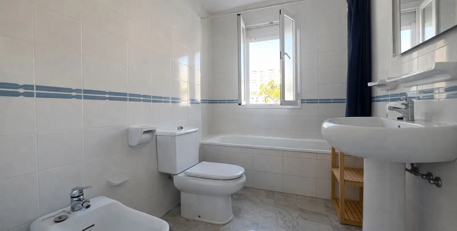 Sale of middle floor apartment in Torremolinos 14