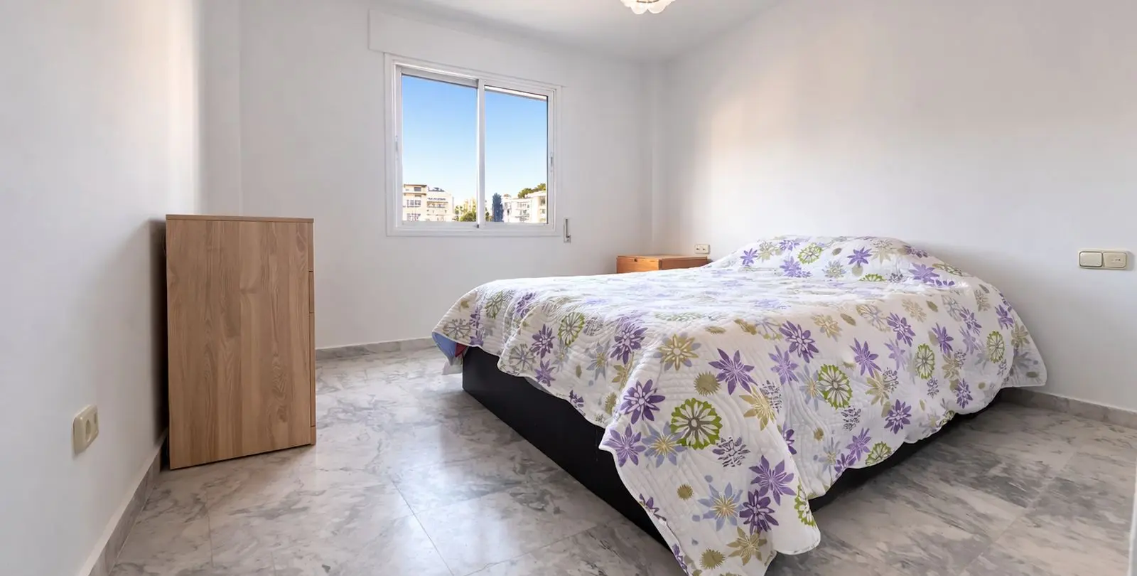 Sale of middle floor apartment in Torremolinos 16