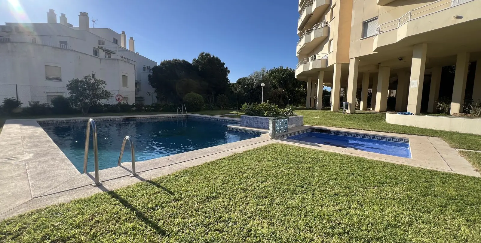 Sale of middle floor apartment in Torremolinos 21