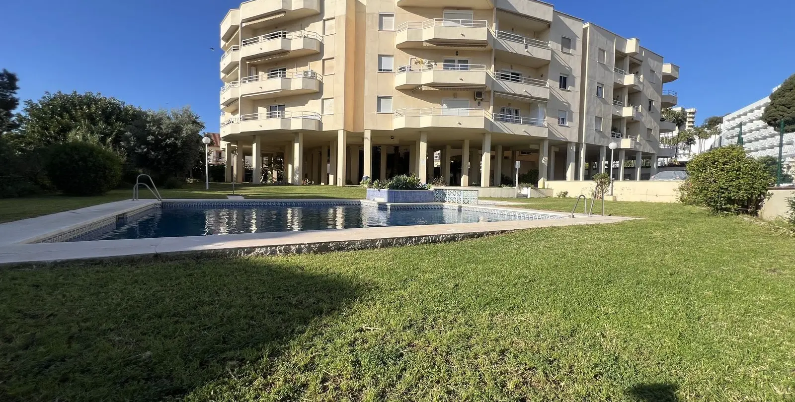 Sale of middle floor apartment in Torremolinos 22