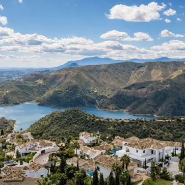 Sale of ground floor apartment in Istán