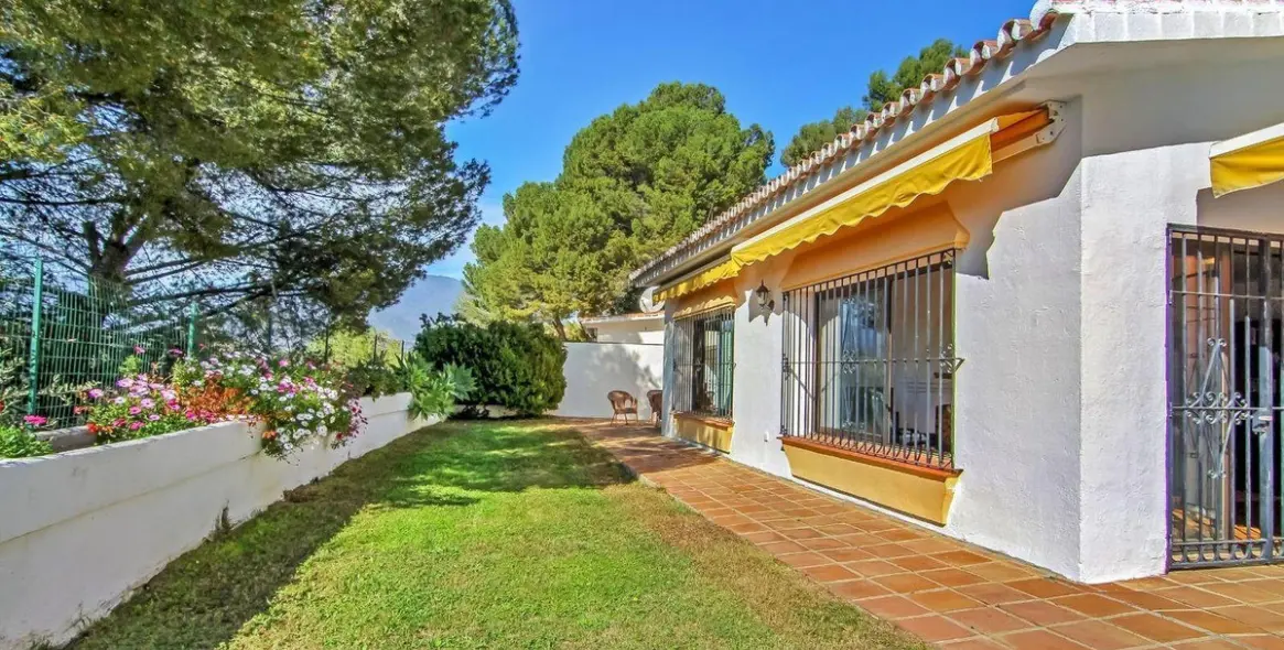 Sale of ground floor apartment in Istán 3