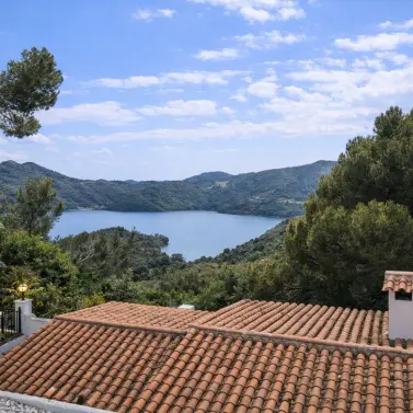 Sale of ground floor apartment in Istán