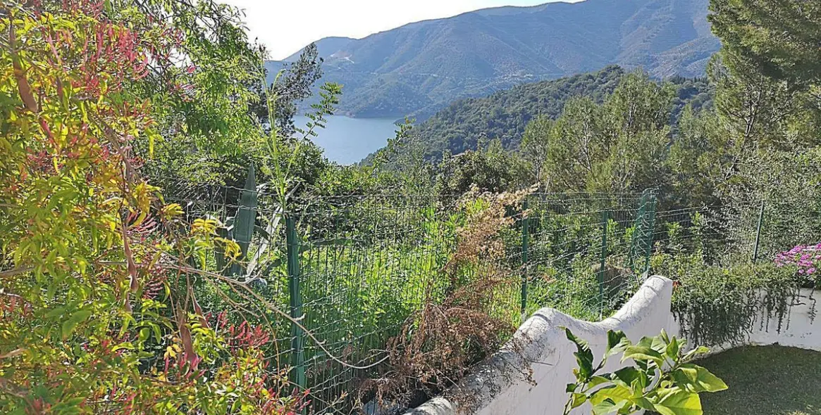 Sale of ground floor apartment in Istán 7