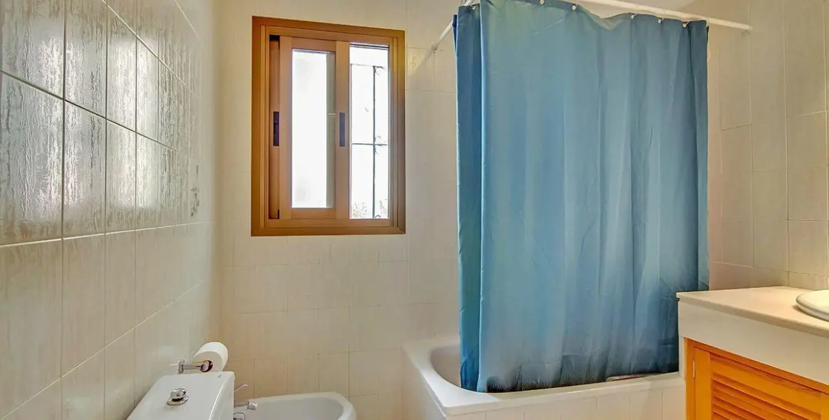 Sale of ground floor apartment in Istán 8