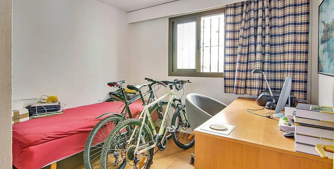 Sale of ground floor apartment in Istán 12