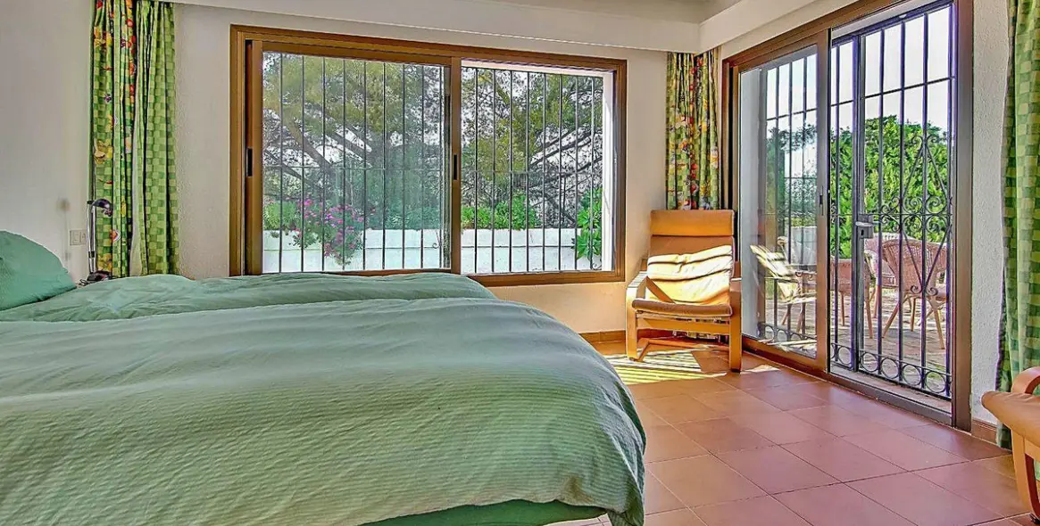 Sale of ground floor apartment in Istán 17