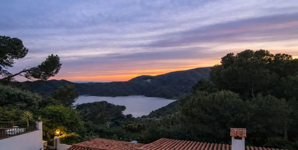 Sale of ground floor apartment in Istán 23