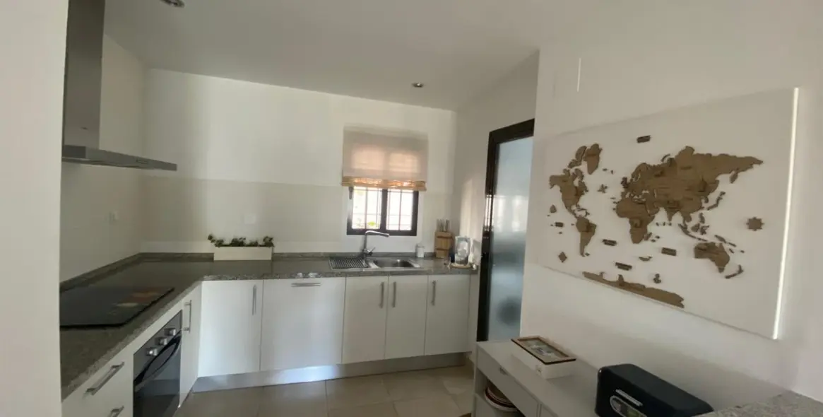 Sale of ground floor apartment in Marbella 10