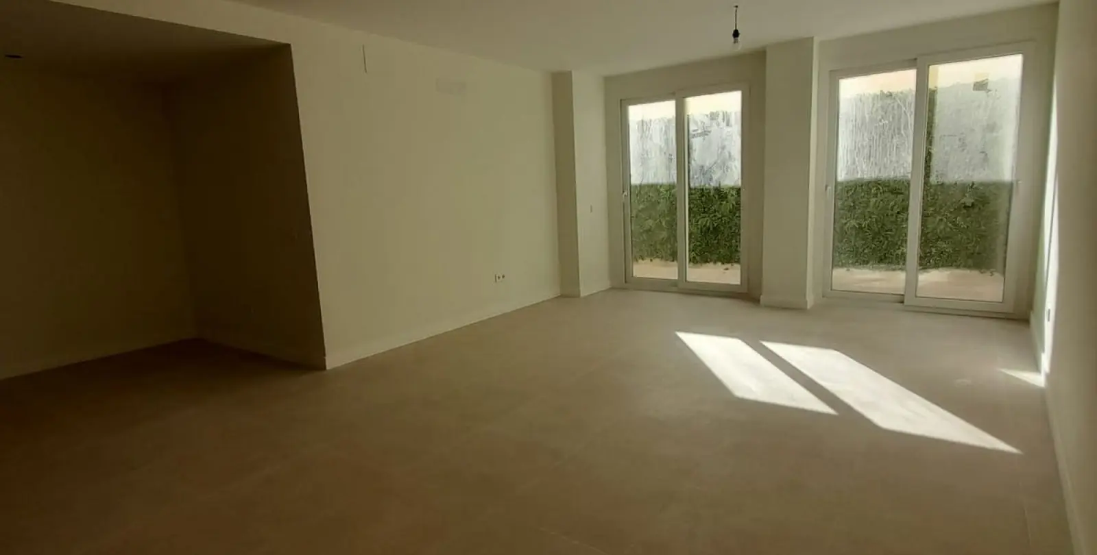 Sale of ground floor apartment in Málaga 16