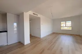 Image 4 thumb