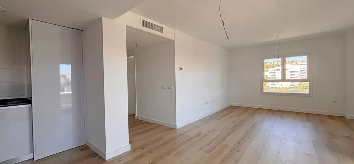 Sale of middle floor apartment in Nueva Andalucía 3