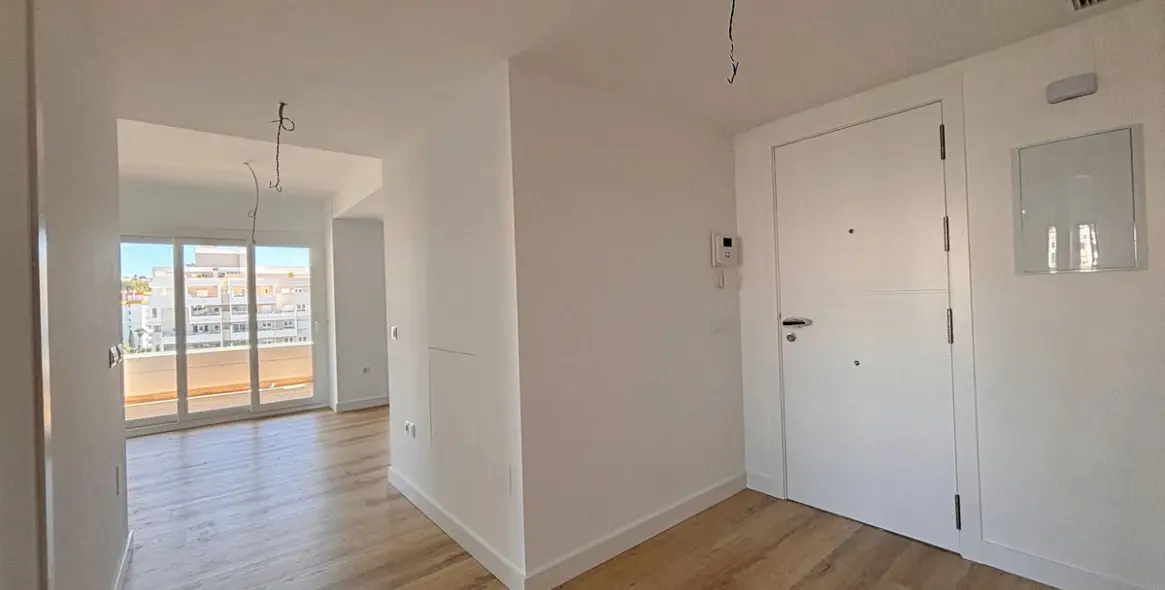 Sale of middle floor apartment in Nueva Andalucía 9