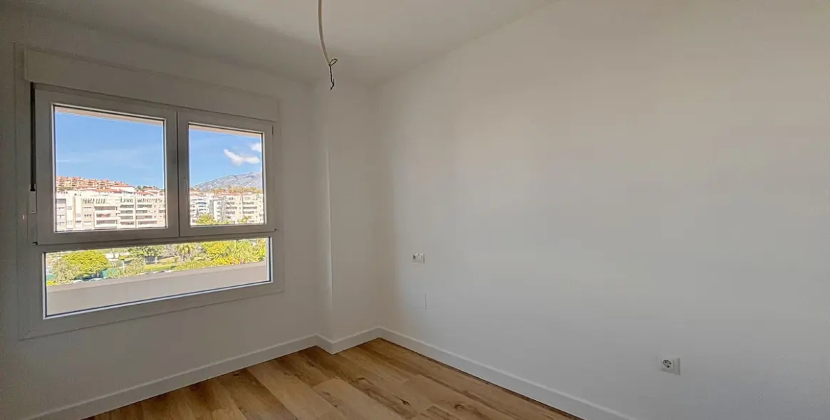 Sale of middle floor apartment in Nueva Andalucía 11